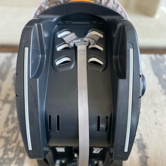 ❌SOLD❌Chicco keyfit 30 car seat - Picture 5 of 9